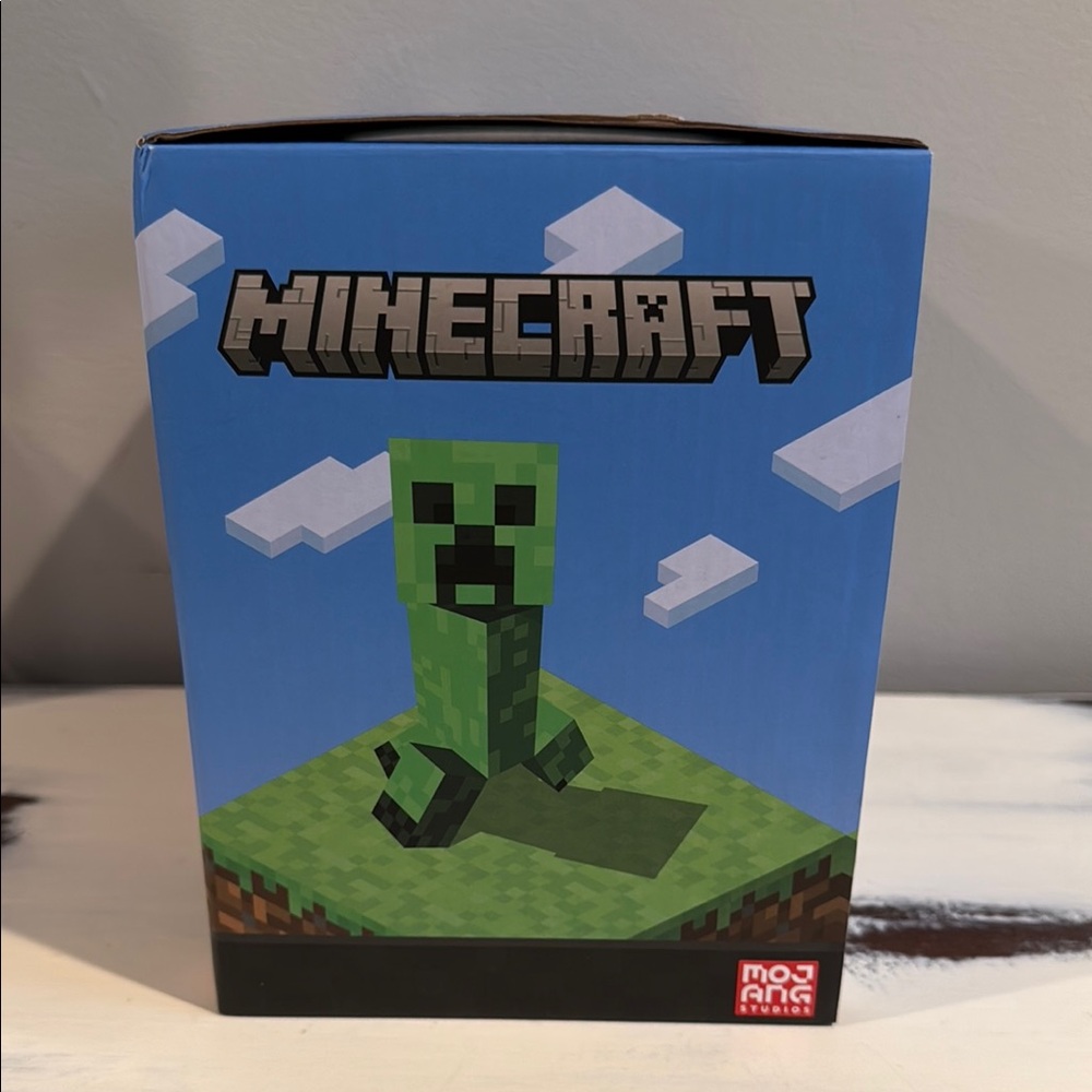 Minecraft Axolotl Light with Color Modes - Picture 2 of 5